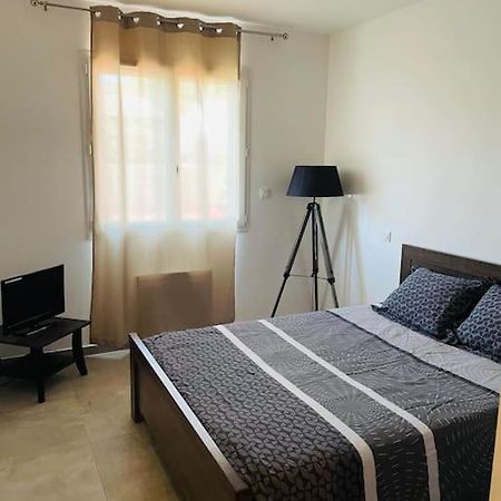 Jolie Maison De Village 2 Chambres Ouveillan Екстер'єр фото